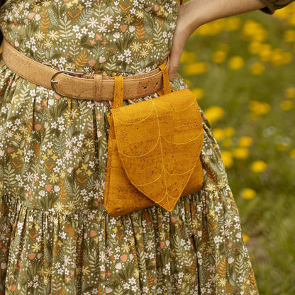 Halloween Retro Leaf Shaped Women's Viking Belt Bag